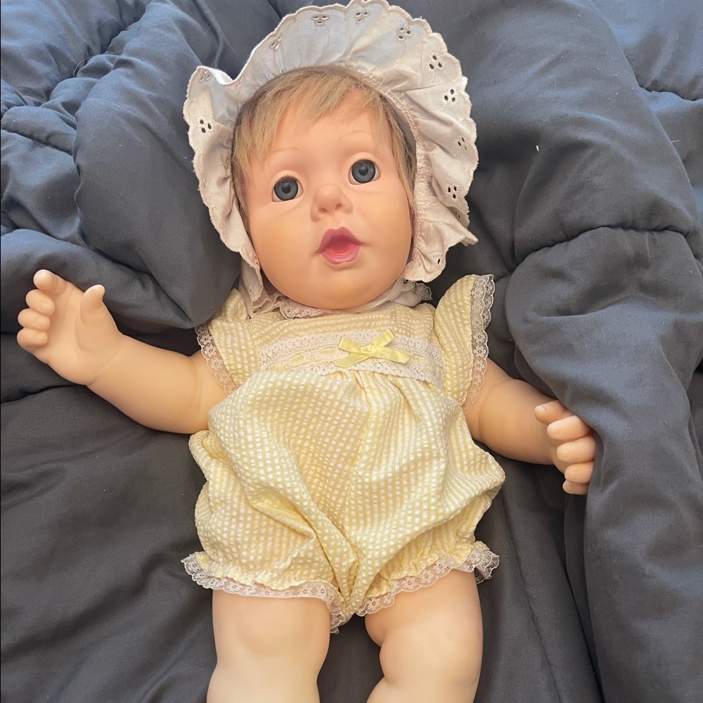 VINTAGE ‘80s doll MINT